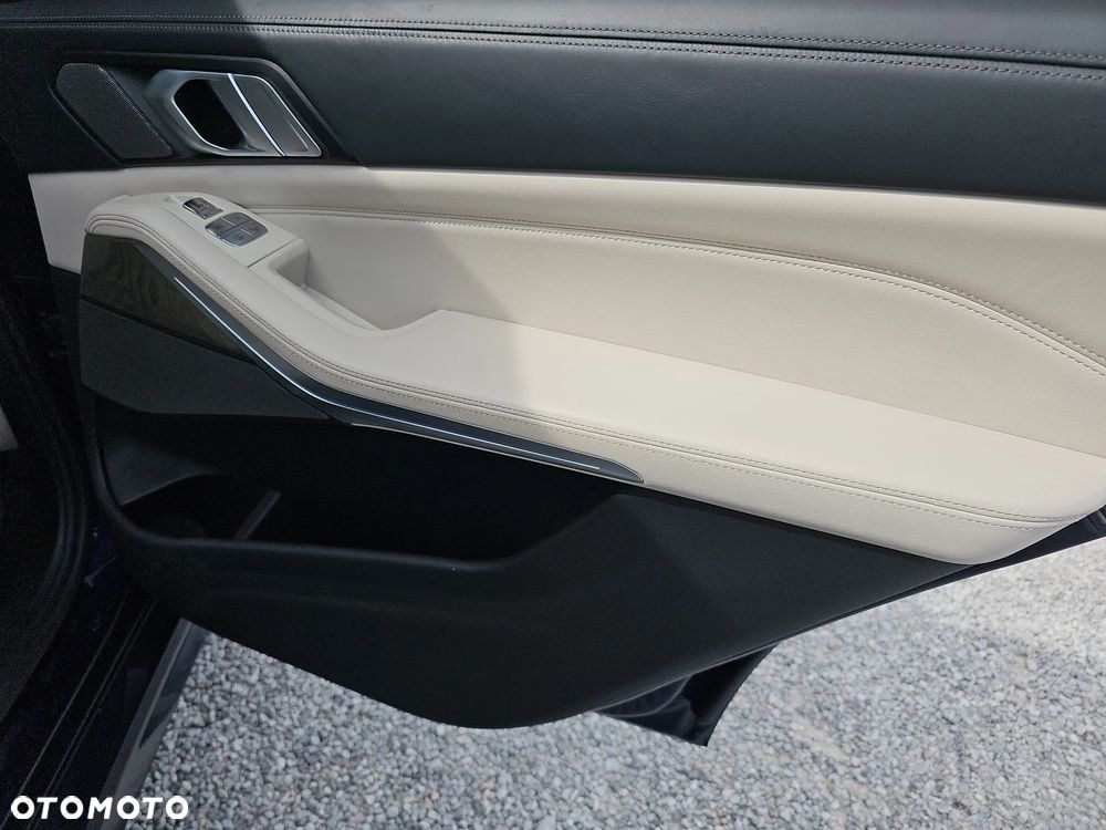 BMW X7 M50d sport - 24