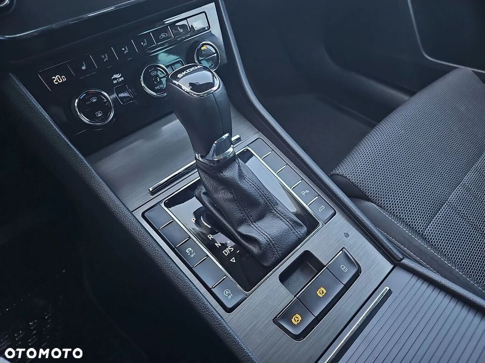 Skoda Superb 2.0 TDI SCR Style DSG - 27