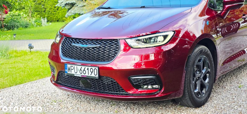 Chrysler Pacifica - 16