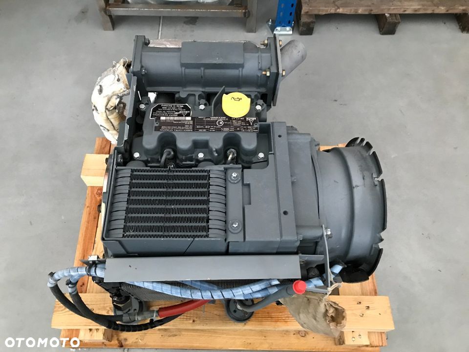SILNIK DEUTZ D2011 L 02 jak nowy 14500 netto - 5