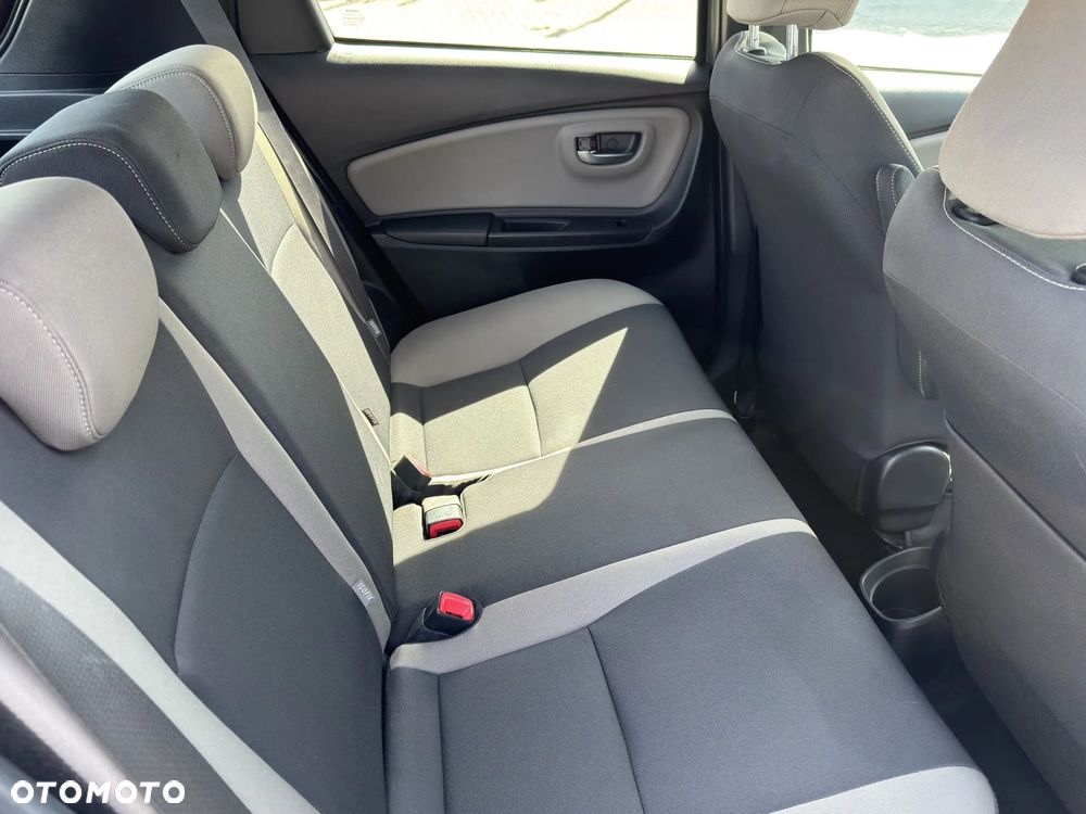 Toyota Yaris Hybrid 100 Selection Platinum - 9