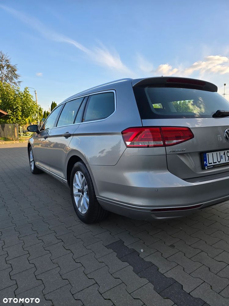 Volkswagen Passat Variant 1.6 TDI SCR DSG Comfortline - 12