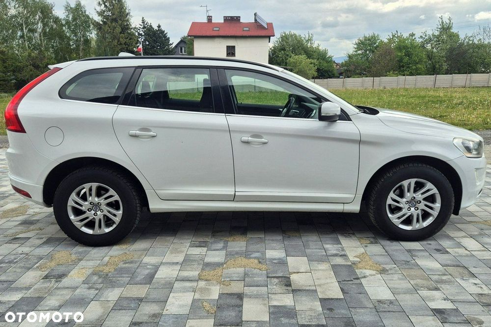 Volvo XC 60 D3 Momentum - 8