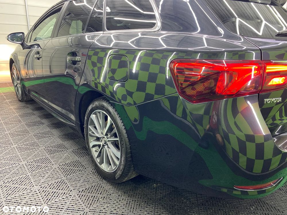 Toyota Avensis 2.0 D-4D Prestige - 29