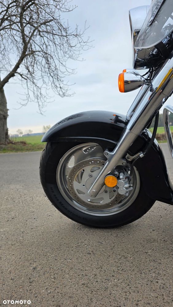 Suzuki Intruder - 22