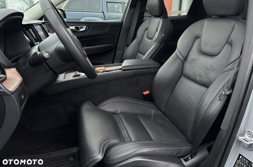 Volvo XC 60 B4 D Ultimate Dark - 17