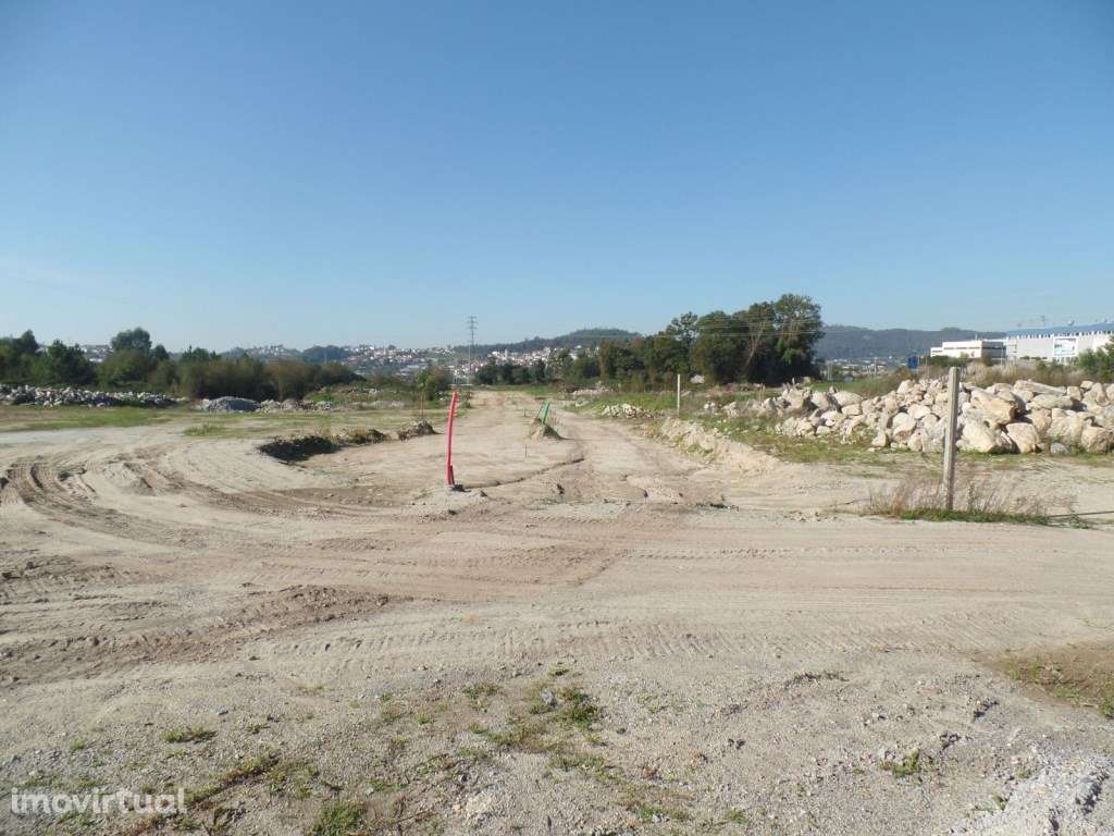 Terreno Industrial em Vila Nova de Famalicão. - Grande imagem: 4/5