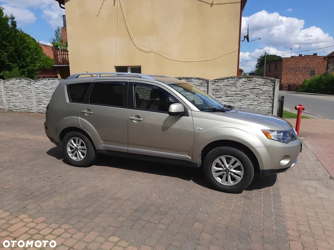 Mitsubishi Outlander - 4