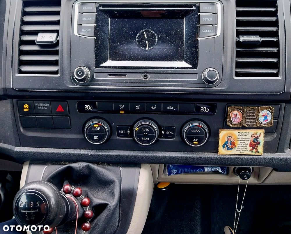 Volkswagen Caravelle - 13