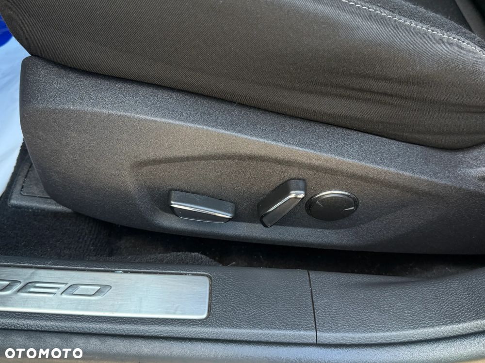 Ford Mondeo 2.0 EcoBlue Titanium - 11