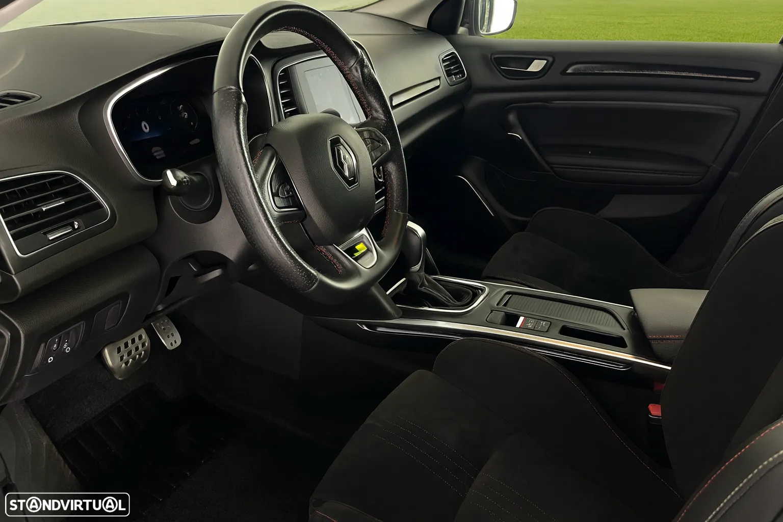 Renault Mégane Sport Tourer E-TECH Plug-in 160 R.S. LINE - 6