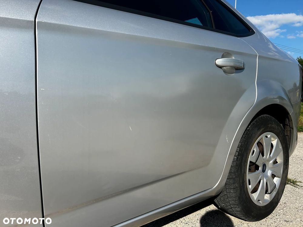 Ford Mondeo 2.0 TDCi Ambiente - 30
