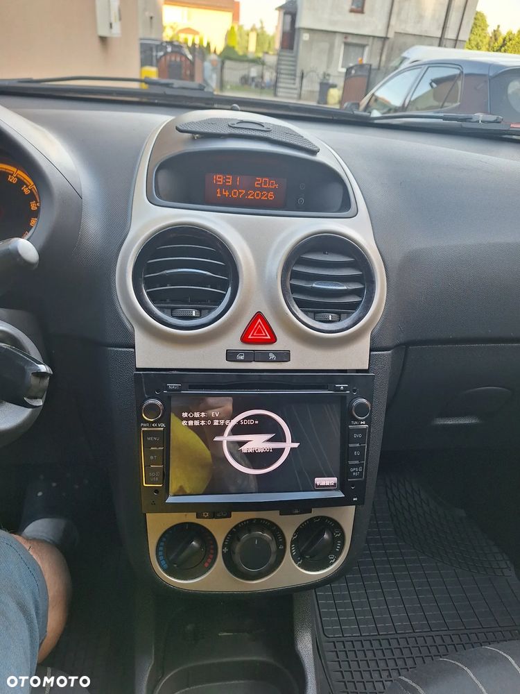 Opel Corsa 1.2 16V Cosmo - 30