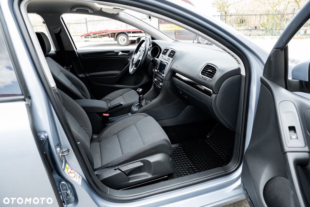 Volkswagen Golf 1.6 Comfortline - 24