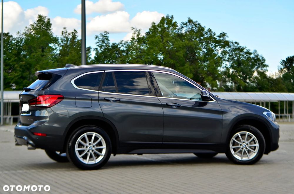 BMW X1 sDrive18d Business Edition - 12
