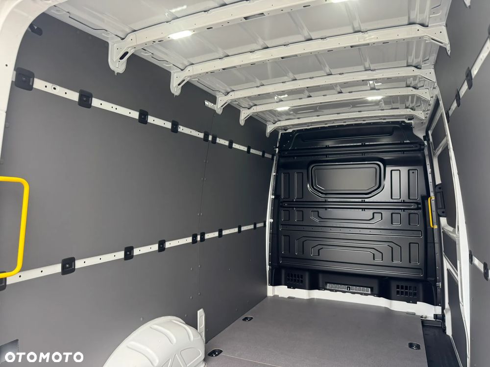 Volkswagen Crafter Furgon - 26