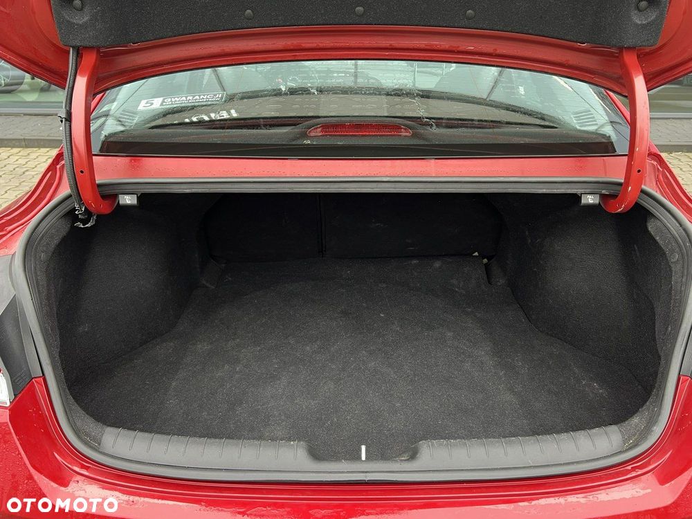 Hyundai Elantra - 27