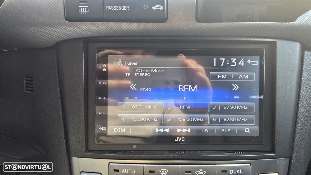 Toyota Avensis SW 2.2 D-4D - 17