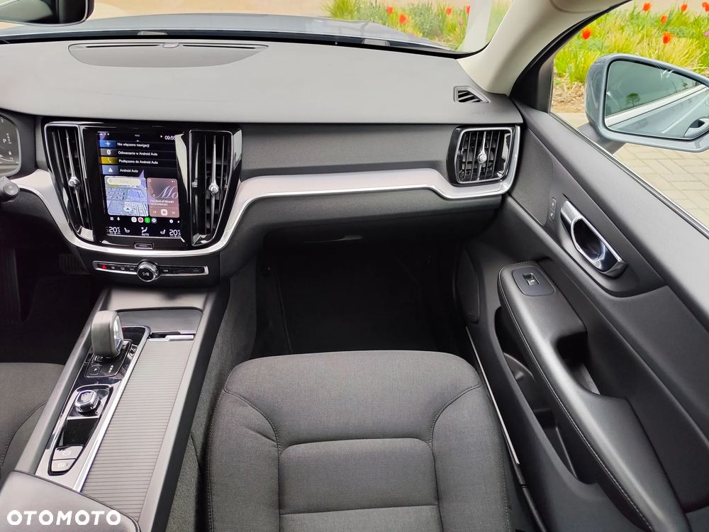 Volvo V60 B4 D Momentum Pro - 27