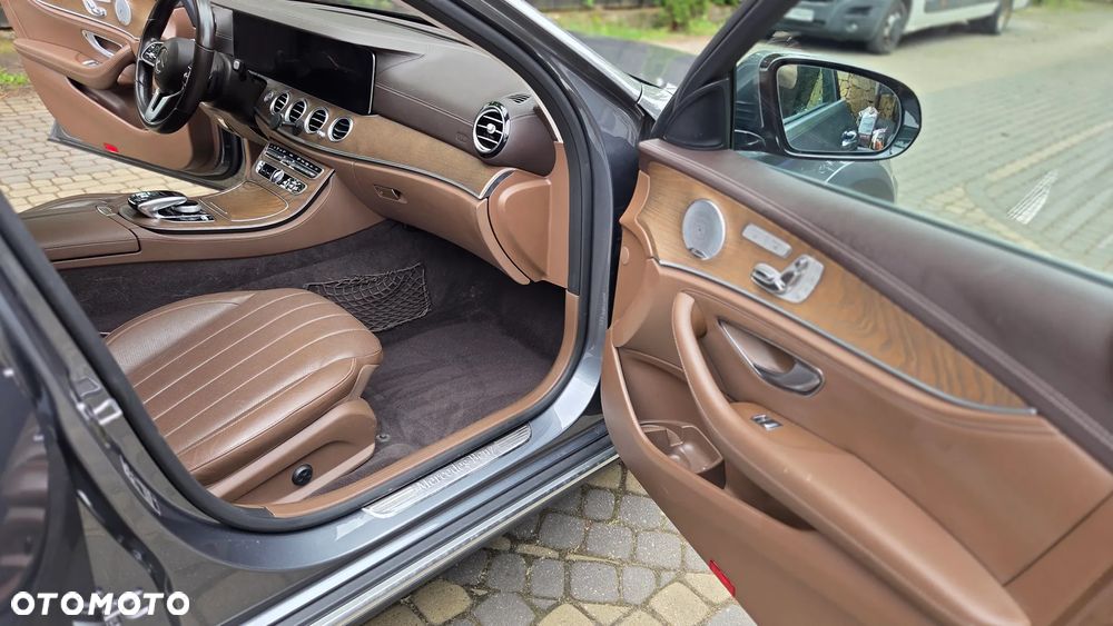 Mercedes-Benz Klasa E 220 d 4-Matic All-Terrain - 16