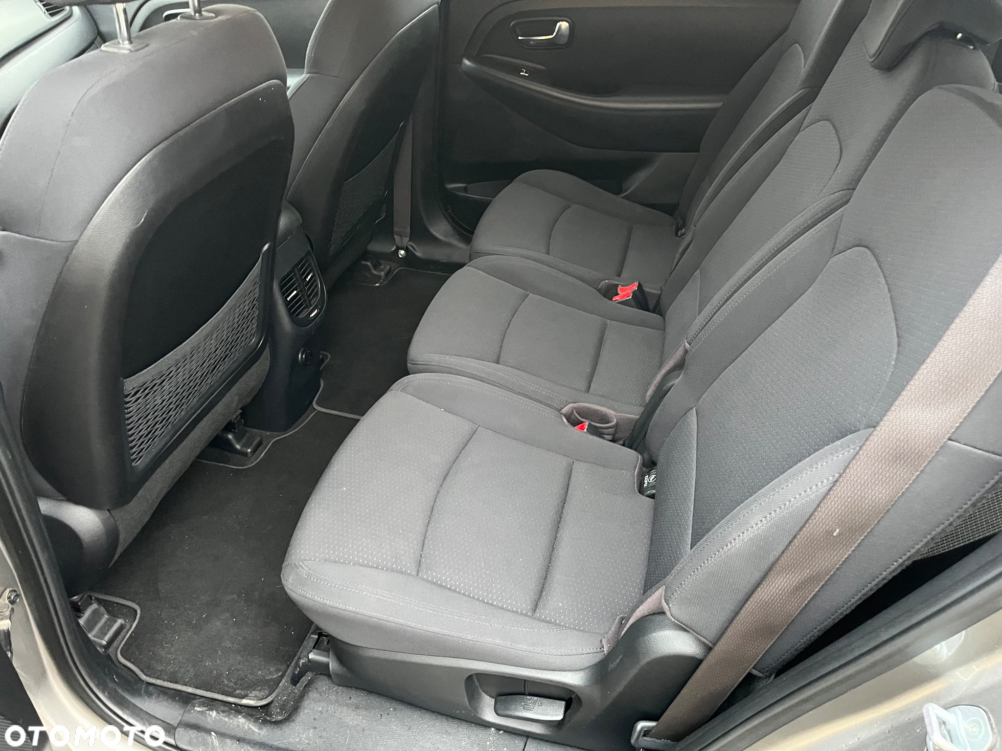 Kia Carens 1.7 CRDi L 7os - 11