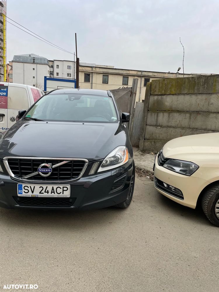 Volvo XC 60 D3 AWD Aut. Momentum - 4