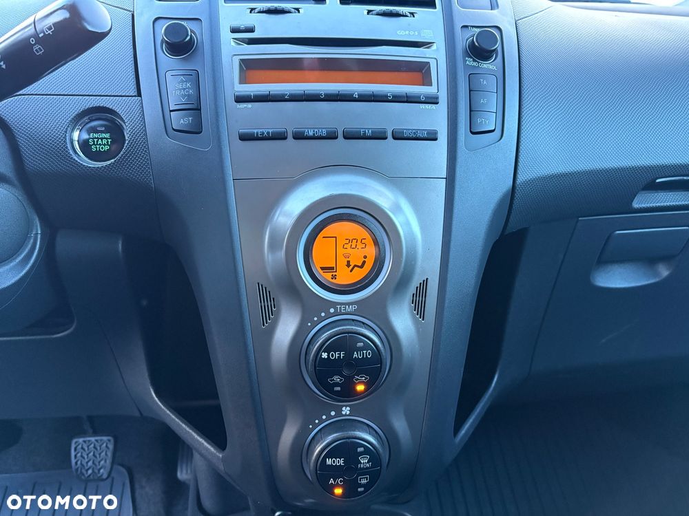 Toyota Yaris 1.33 Premium - 38