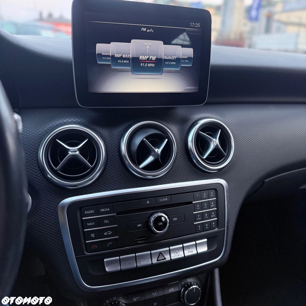 Mercedes-Benz Klasa A 180 7G-DCT Style - 32