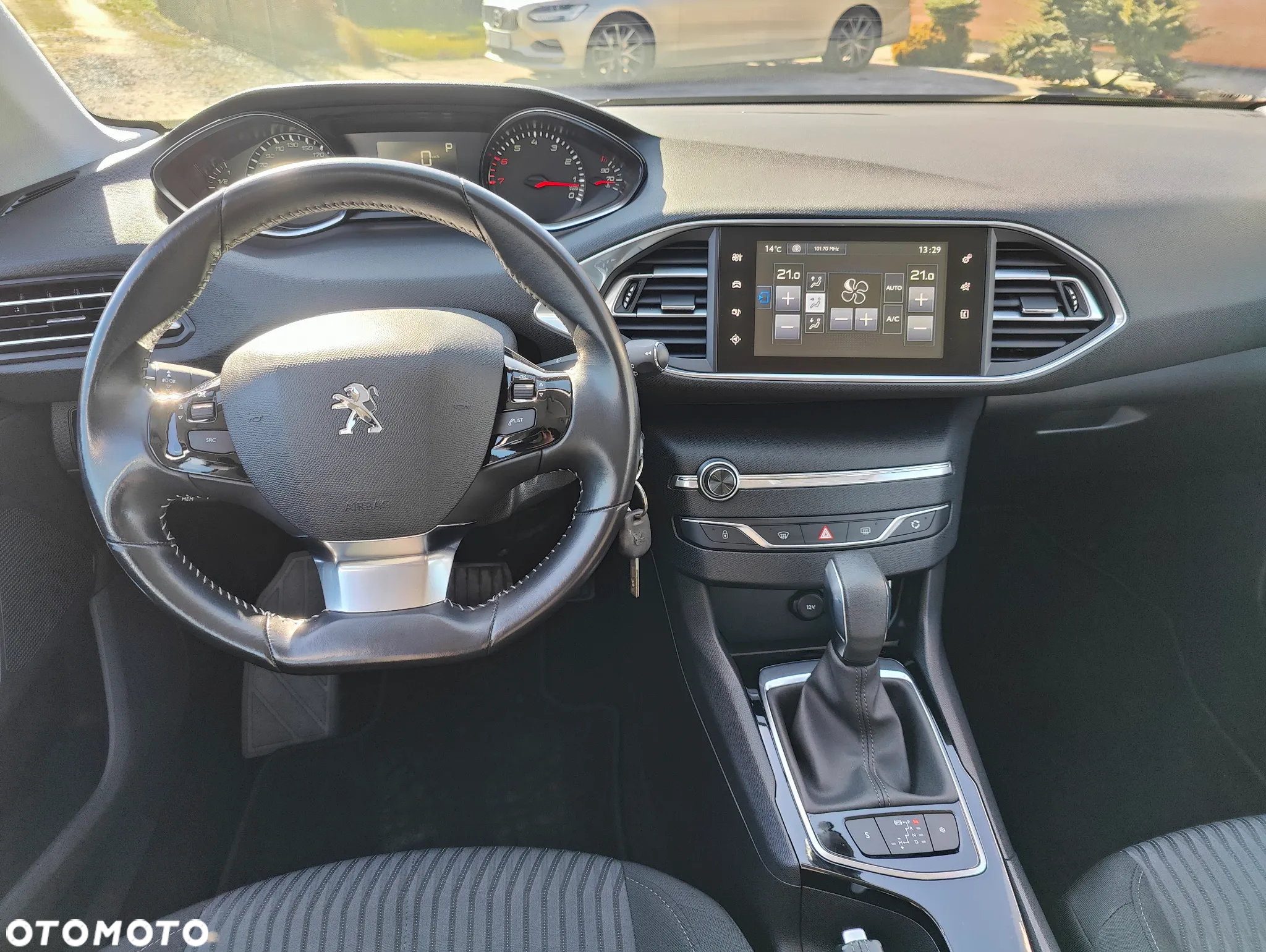 Peugeot 308 1.2 PureTech Allure S&S EAT6 - 10