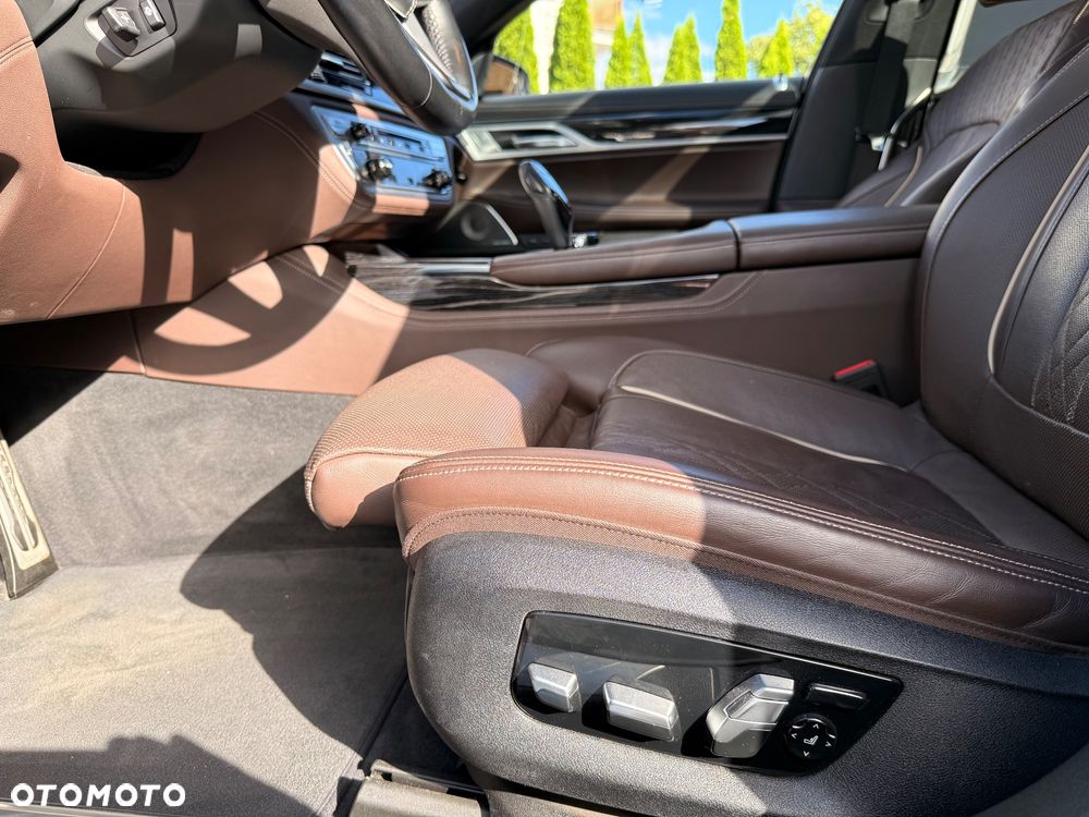 BMW Seria 7 750Li - 28