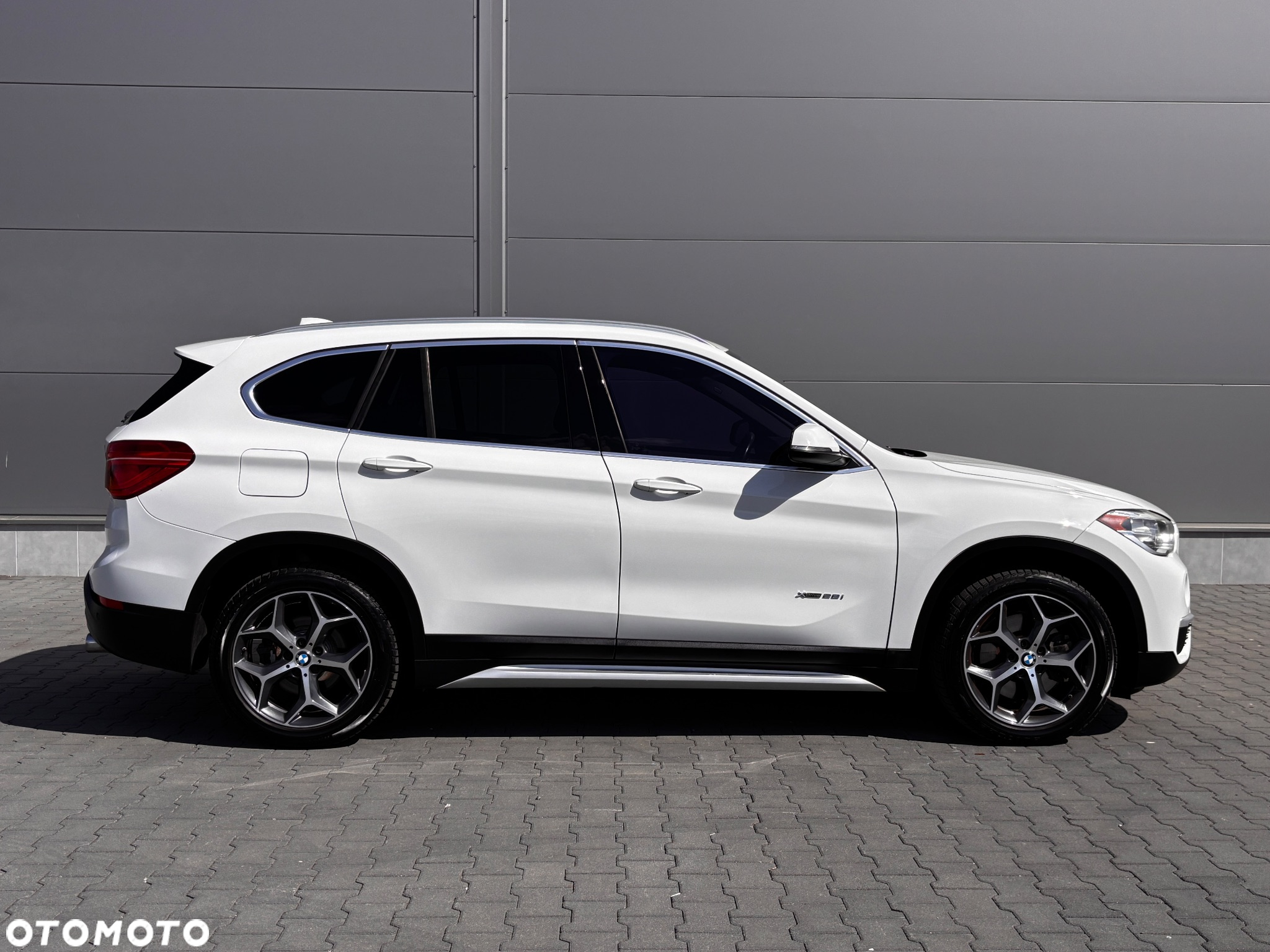 BMW X1 xDrive28i xLine - 5