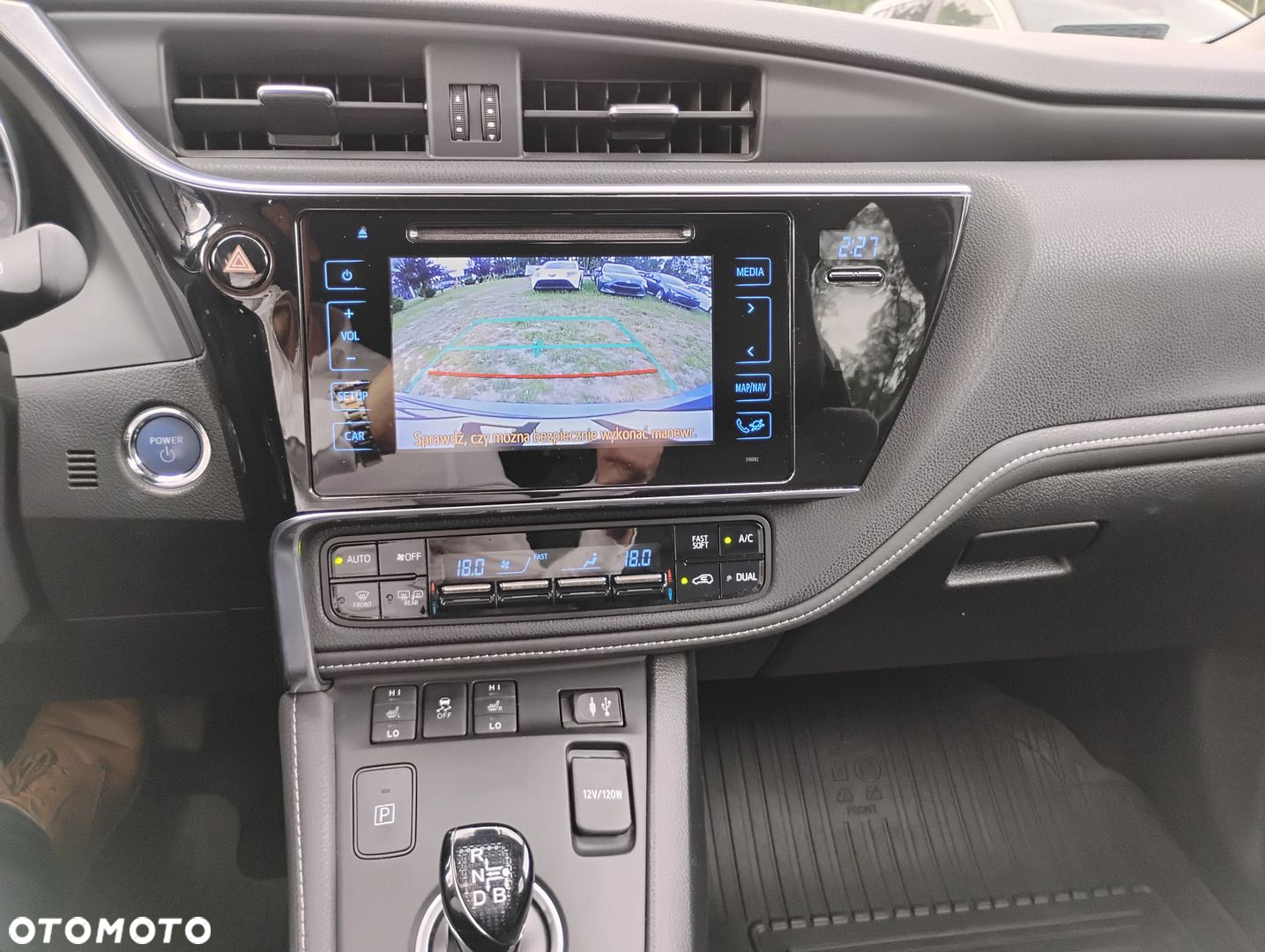 Toyota Auris - 11