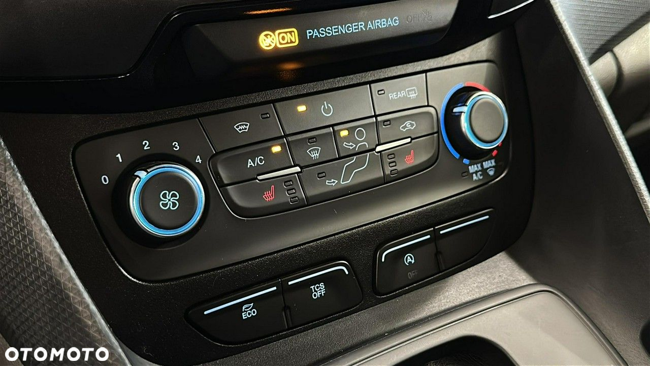 Ford Transit Connect - 22