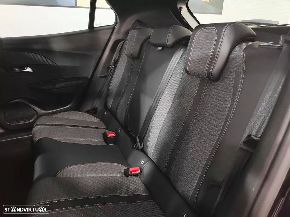 Peugeot 2008 1.2 PureTech Allure - 8