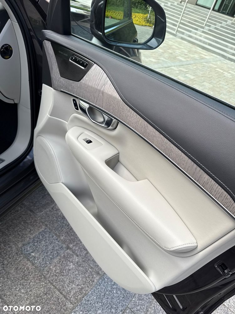 Volvo XC 90 - 18