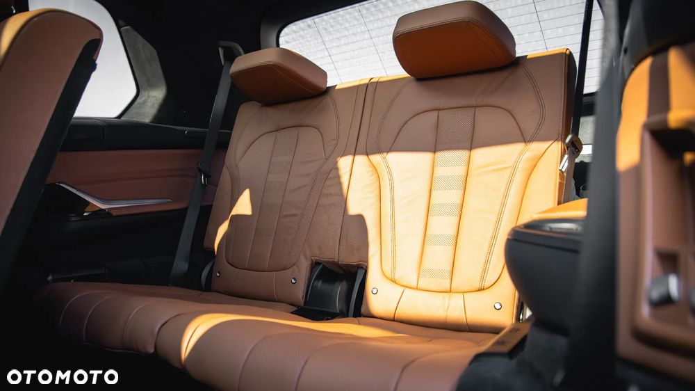 BMW X7 xDrive40i - 28
