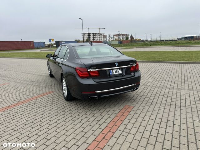 BMW Seria 7 740Li - 3