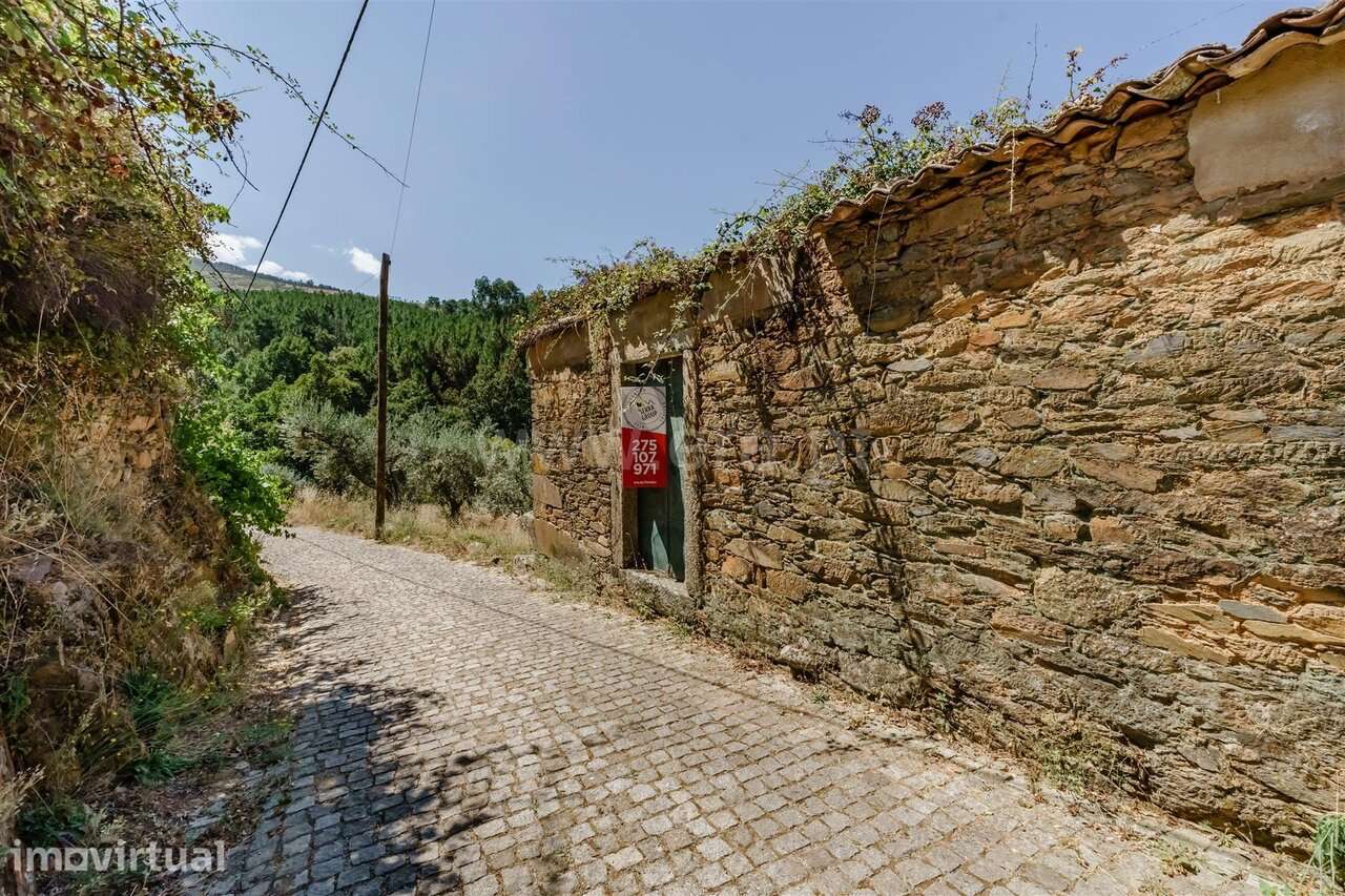 Terreno com ruina T1 / Fundão, Souto da Casa - Grande imagem: 3/20