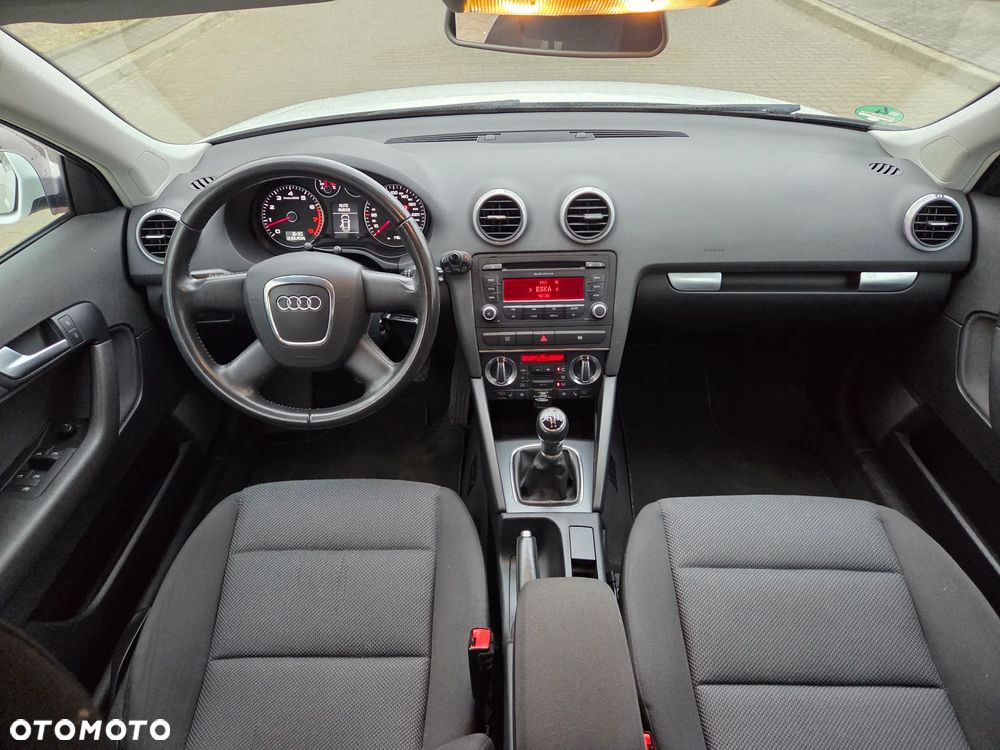 Audi A3 Sportback 1.6 Attraction - 19