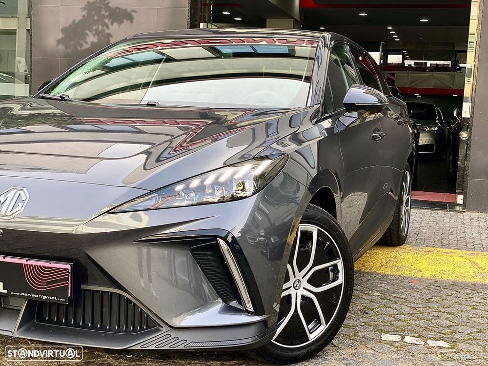 MG MG4 64 kWh Luxury - 2