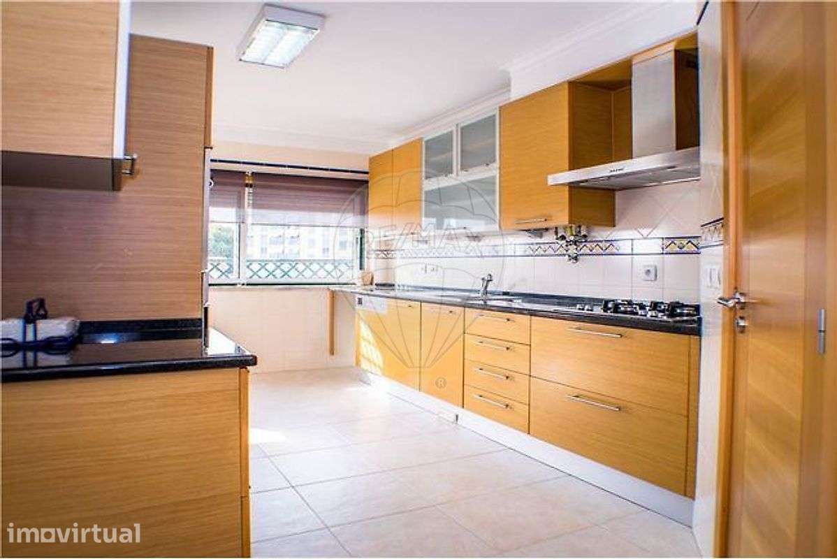 Apartamento T2 para arrendamento - Grande imagem: 2/19