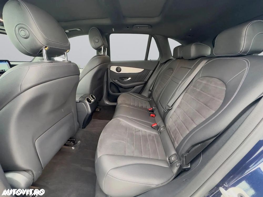 Mercedes-Benz GLC 300 e 4Matic 9G-TRONIC AMG Line - 13