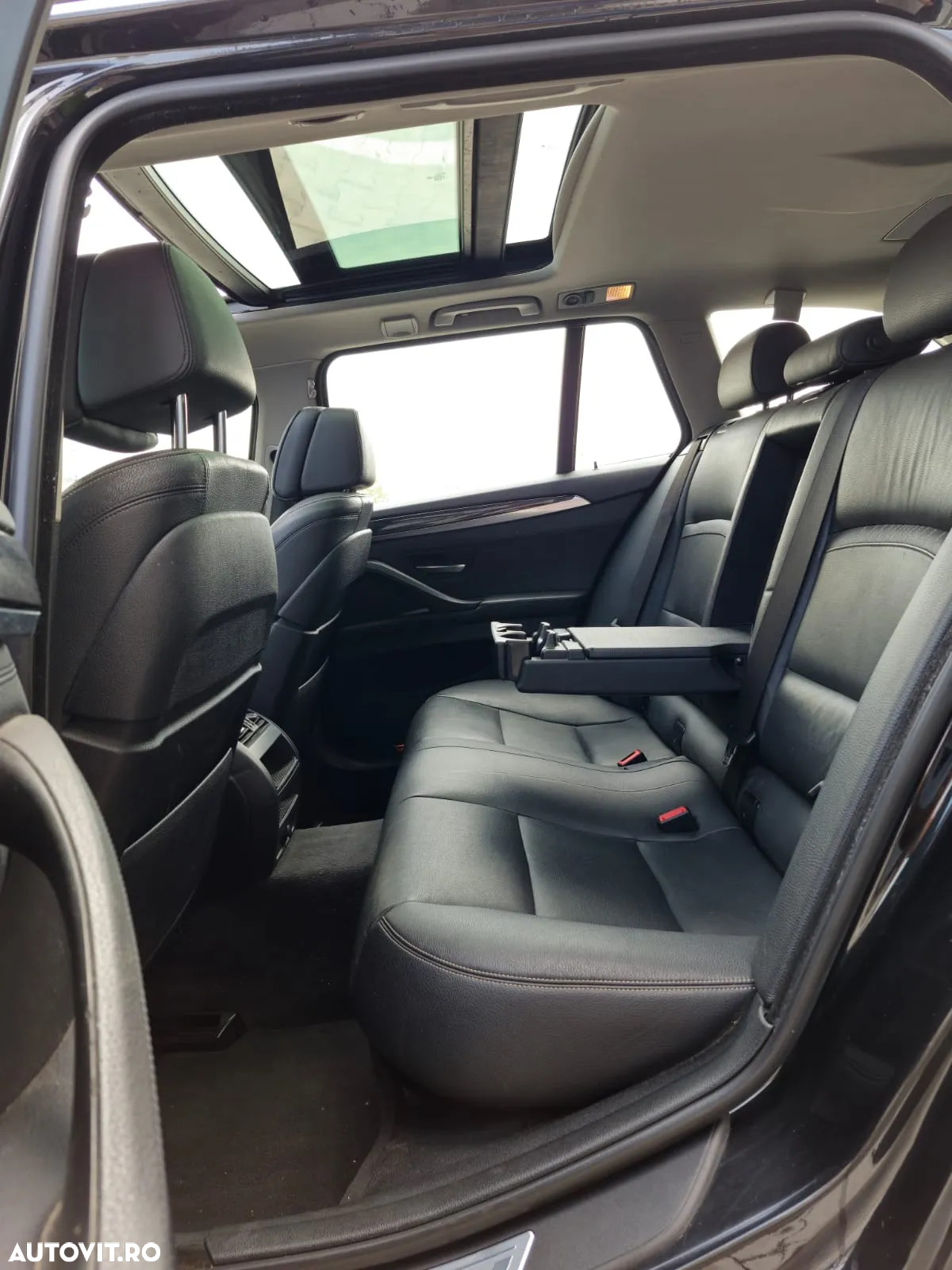BMW Seria 5 525d Touring Aut. Luxury Line - 13
