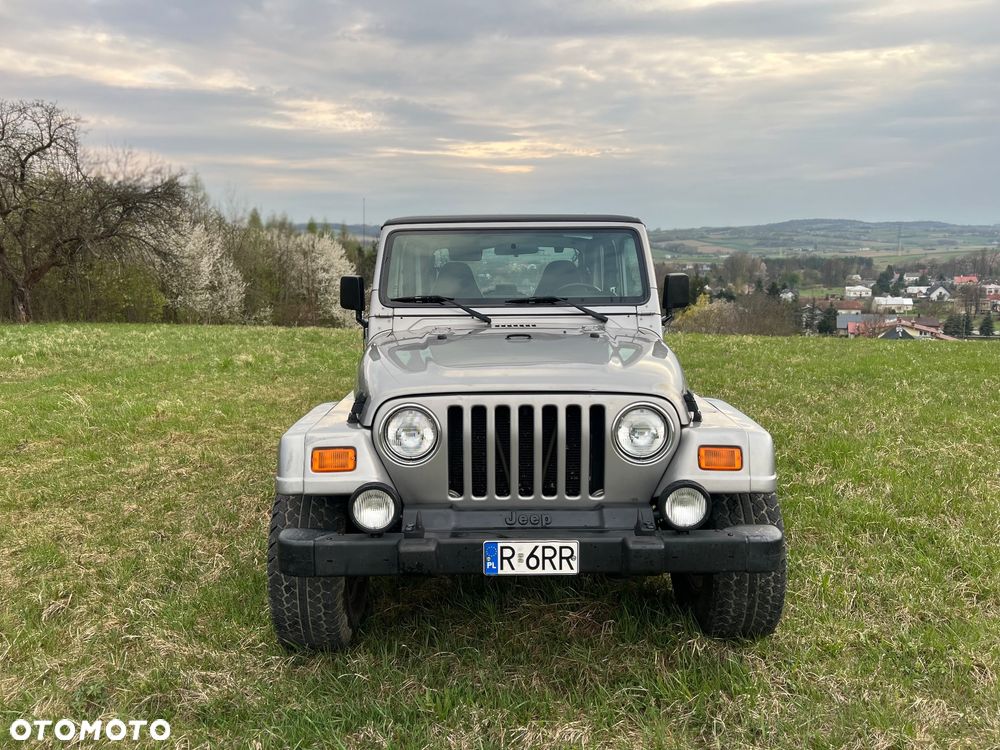 Jeep Wrangler - 2