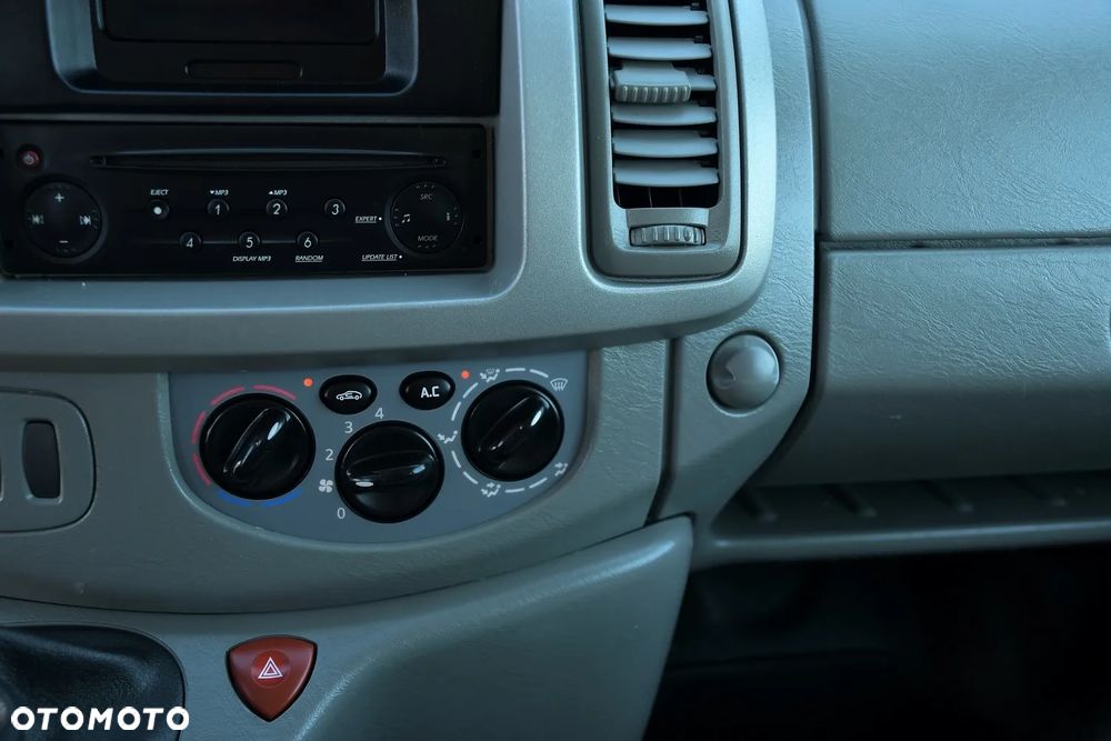 Renault Trafic Passenger L2H1 Expression - 38