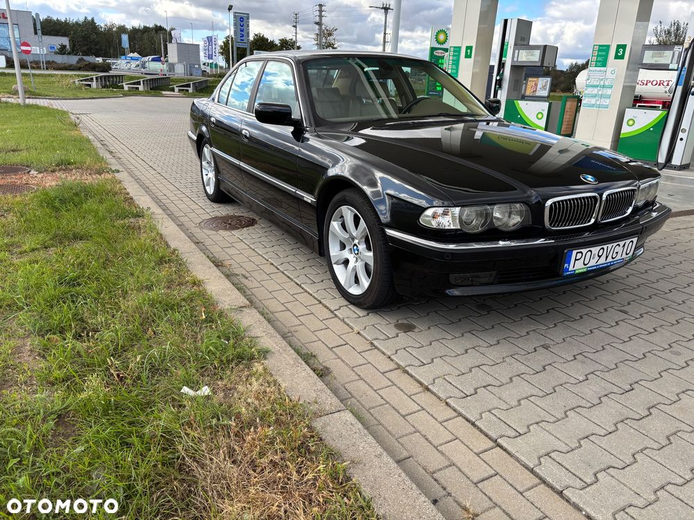 BMW Seria 7 735i - 28