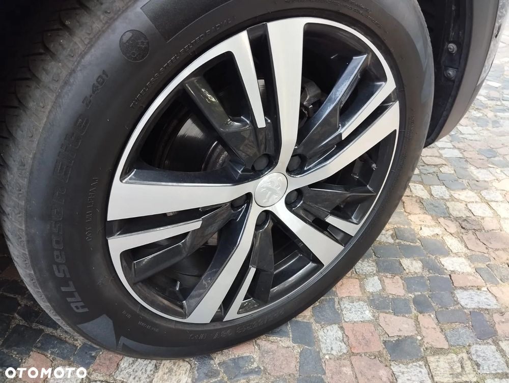 Peugeot 5008 1.5 BlueHDi Active S&S EAT8 - 24