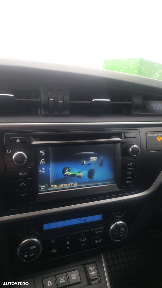 Toyota Auris 1.8 L VVT-i TS Hybrid Sol+ - 13