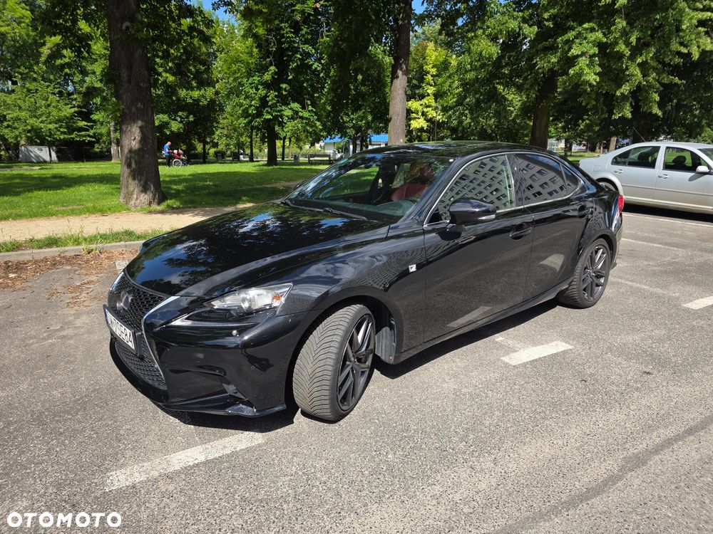Lexus IS 300h F Sport - 10