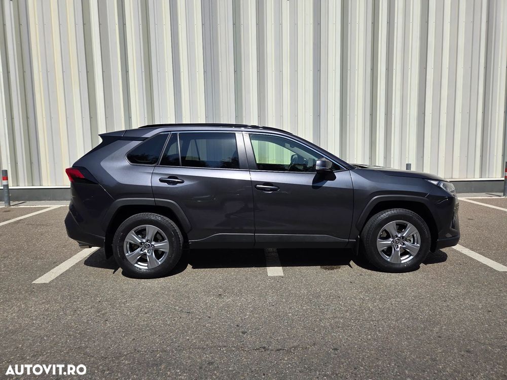 Toyota RAV4 - 6
